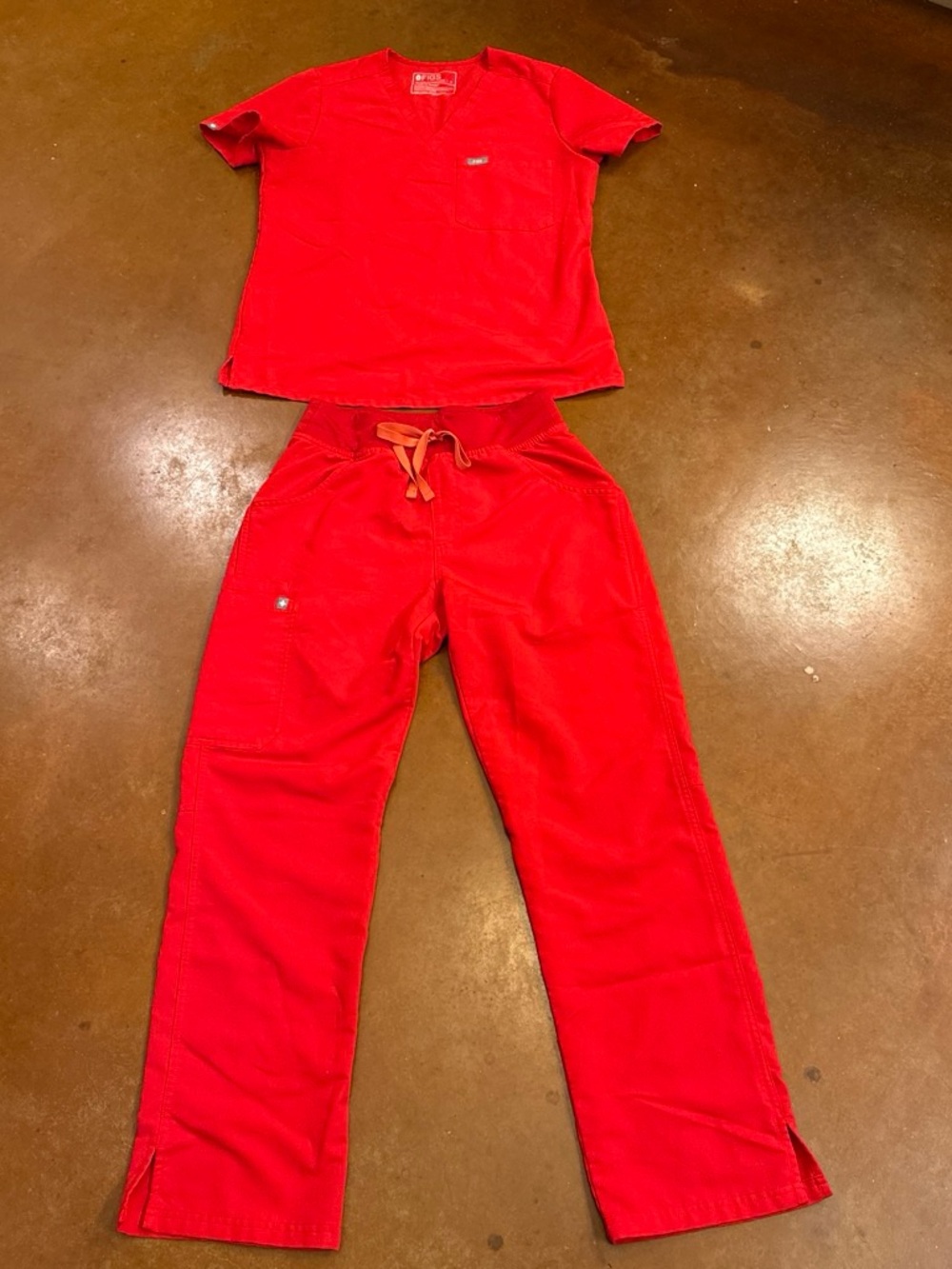 FIGS - Women’s small, Red Scrub Set